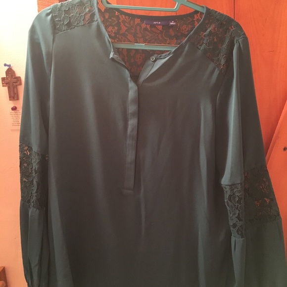 NWT APT 9 teal blouse with lacy arms & shoulders - Picture 2 of 6
